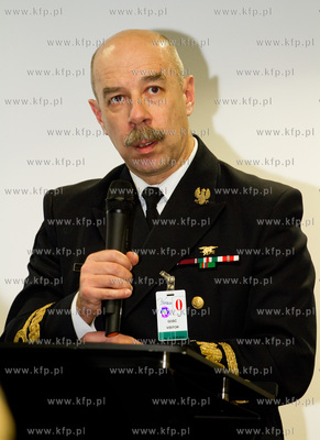 Wojewoda pomorski  przekazal Morskiemu Oddzialowi Strazy...