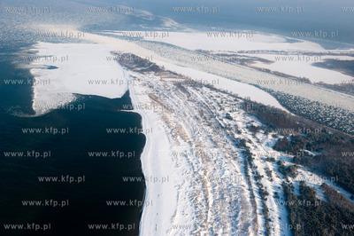 Kra na Wisle w okolicy ujscia rzeki do Zatoki Gdanskiej....