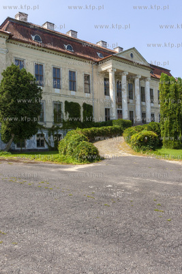 Pałac pruskiego rodu von Donhoff w Drogoszach na Mazurach....