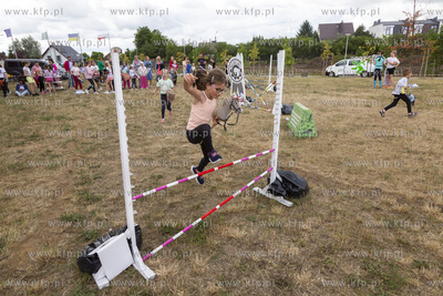 Zawody PONY CUP 2023 HOBBYHORSE przed Urzędem Gminy...