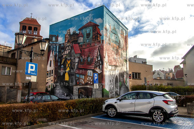 Mural w wykonaniu Pawła Chmielewskiego na budynku...