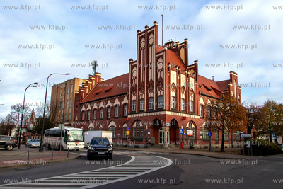 Budynek Poczty Polskiej przy ulicy Jarosława Dąbrowskiego...