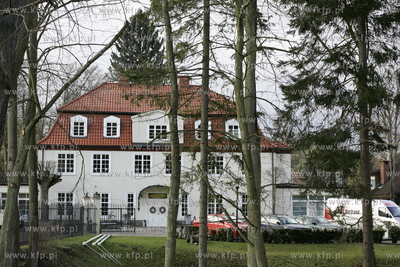 Dwor Oliwski polozony w malowniczej Dolinie Radosci...