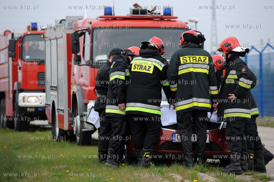 Ćwiczenia podczas symulowanego pozaru cysterny z gazem...