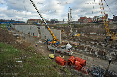 Budowa przystanku SKM Gdansk Srodmiescie. 5.11.2013...