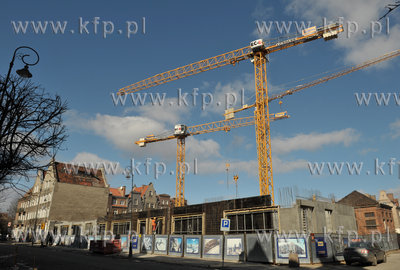 Budowa apartamentowca Kwartal Kamienic przez firme...
