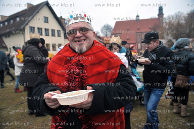 Orszak Trzech Kroli w Zukowie na Kaszubach. Po urocztosciach...