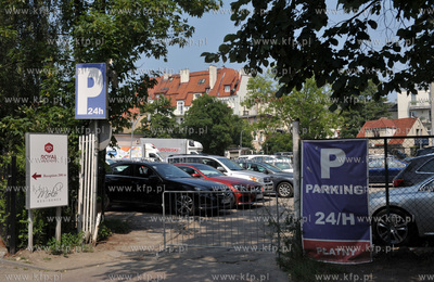 Sopot. Parking pomiędzy ul. Puławskiego i Grunwaldzką....