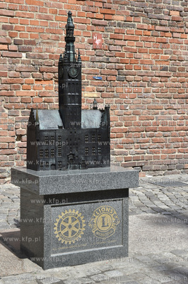 Gdańsk. Makieta Ratusza Głównego Miasta na ul. Długiej...