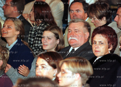 Panstwo Walesowie z corkami Ania i Magda na festiwalu...