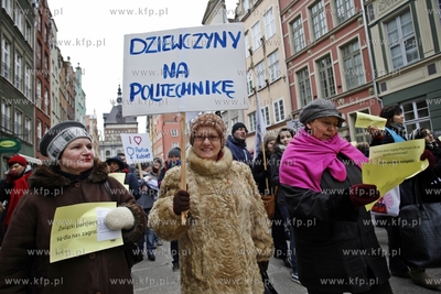 Gdansk. ul. Dluga manifa zorganizowana przez Trojmiejska...