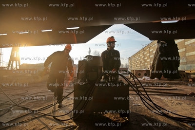 Stocznia Gdansk. Budowa statku typu PSV Ocean Art do...