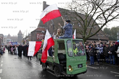 Gdansk. Parada na Swieto Niepodleglosci. Nz. wozek...