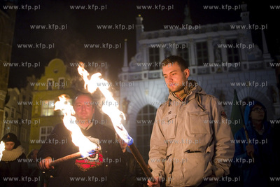 Gdańsk. Długi Targ. Protest Młodzieży Wszechpolskiej...