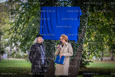 Uroczystość nadania nazwy Zaułek Cypriana Norwida...