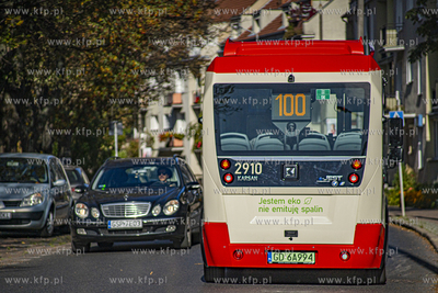 Linia 100 na Głównym i Starym Mieście obsługiwana...