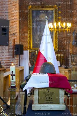 Kościół św. Brygidy w Gdańsku. Wystawienie trumien...