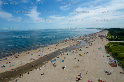 Wakacje w Gdańsku. Plaża w okolicy molo ujścia Potoku...
