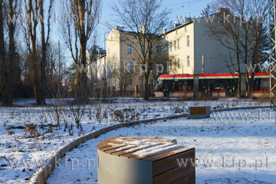 Zielona poczekalnia przy pętli tramwajowej w Oliwie....