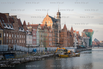 Gdańsk. Remont Długiego Pobrzeża. 08.02.2023 fot....
