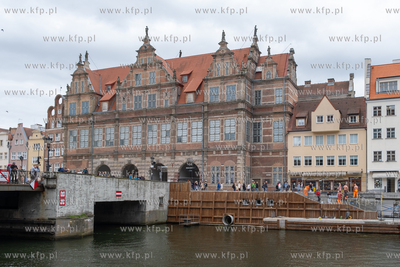 Gdańsk. Most Zielony i fragment wyremontowanego Długiego...