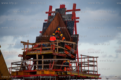 Gdansk. Budowa wezla drogowego Karczemki i trasy WZ....