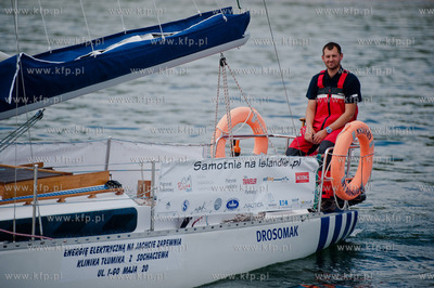 Gdynia. Port Jachtowy. Basen Zaruskiego. Zeglarz Maciej...