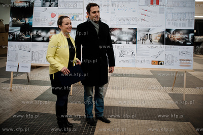 Gdynia. Magazyn Tranzytowy Dworca Morskiego. Ogloszenie...