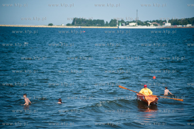 Gdansk. Wakacyjny, sloneczny dzien na plazy w Brzeznie.
08.07.2013
fot....