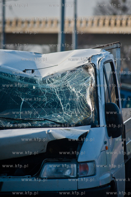 Gdansk. Ul. Okopowa. Wypadek samochodu dostawczego...