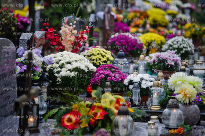 Gdansk. Cmentarz Lostowicki. Dzien Wszystkich Swietych....