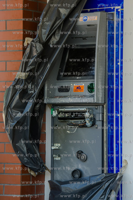 Gdynia. Chwarzno. Proba kradziezy pieniedzy z bankomatu...