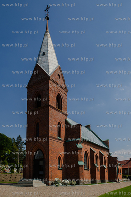 Kosciol parafialny Sw. Franciszka Ksawerego w Przywidzu.
04.08.2015
fot....