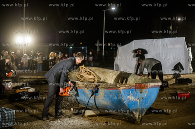 Gdańsk. Teren Muzeum II Wojny Światowej. Performance...