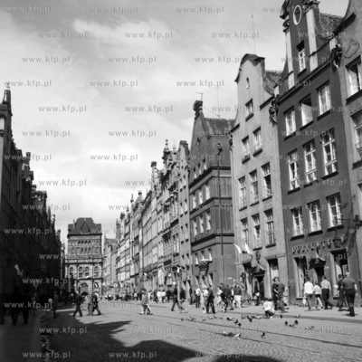 Ulica Długa w Gdańsku. (lata60).
1962
0003796z 
Fot....