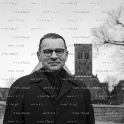 Aleksander Zawadzaki , przewodniczący Rady Państwa....