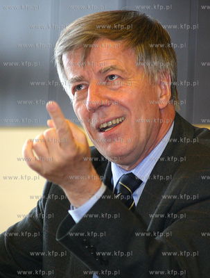 Profesor Jan Miodek, znany jezykoznawca wyglosil w...