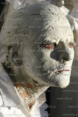 X Miedzynarodowy Festiwal Teatrow Plenerowych i Ulicznych...