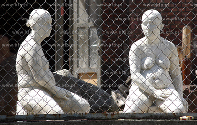 Prace studentow Wydzialu Rzezby Akademii Sztuk Pieknych...