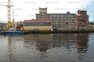 W usteckim porcie pojawily sie napisy krytykujace wladze...