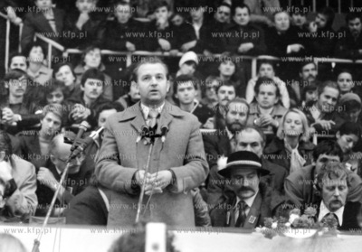 Objazd delegacji Solidarnosci po podkrakowskich miejscowosciach....