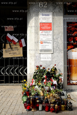 Gdynia w zalobie tydzien po katastrofie prezydenckiego...