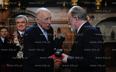 Gdansk. Dwor Artusa. Wreczenie Medali sw. Wojciecha...