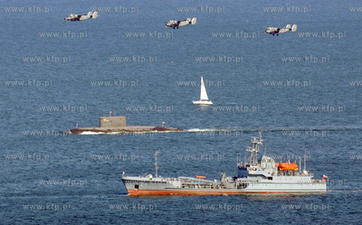 Parada z okazji obchodow Dni Morza i swieta Marynarki...