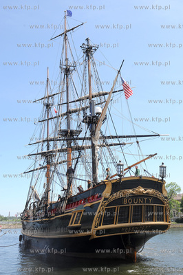 Gdansk. HMS Bounty, replika XVIII wiecznego zaglowca...