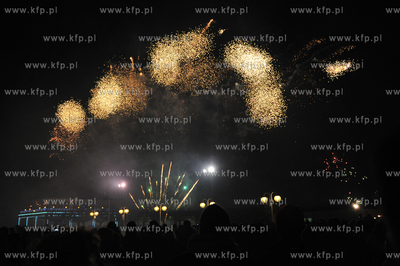 Pokaz fajerwerkow na sopockim molo z okazji nowego...