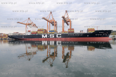 Kontenerowiec MSC Rossella przy nabrzezy Baltyckiego...