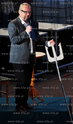 Gdynia. Final Festiwalu Orkiestr Wojskowych. Wsrod...