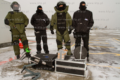 Wojewoda pomorski  przekazal Morskiemu Oddzialowi Strazy...