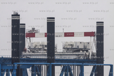 Zourite, barka samopodnosna do budowy estakady przybrzeznej...